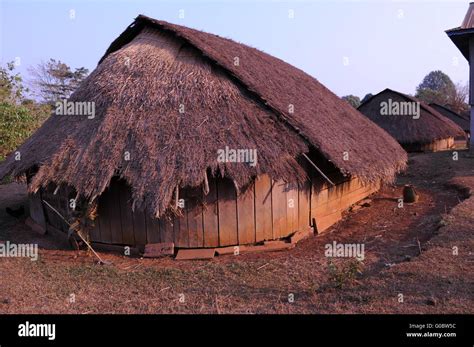 Aboriginal Huts High Resolution Stock Photography and Images - Alamy