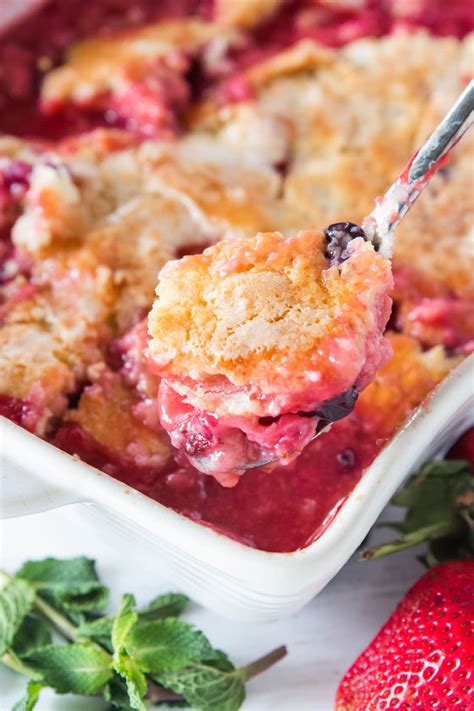 Best Strawberry Cobbler Recipe - Reluctant Entertainer