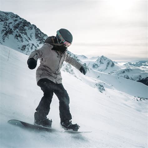 Best Women's Snowboards for Beginners