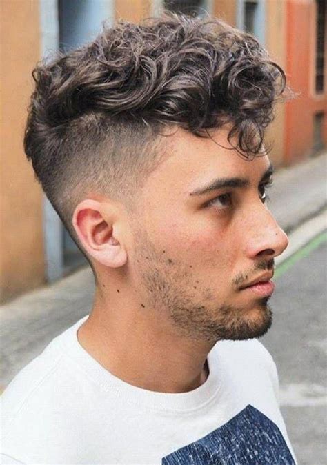 43 Best Curly Hairstyles for Men To Look Charismatic | Men's curly hairstyles, Curly hair men ...