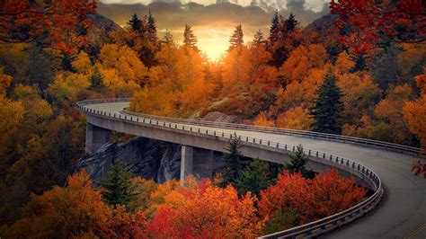 Linn Cove Viaduct, Blue Ridge Parkway, North Carolina. | Landscape, Blue ridge parkway, Scenery