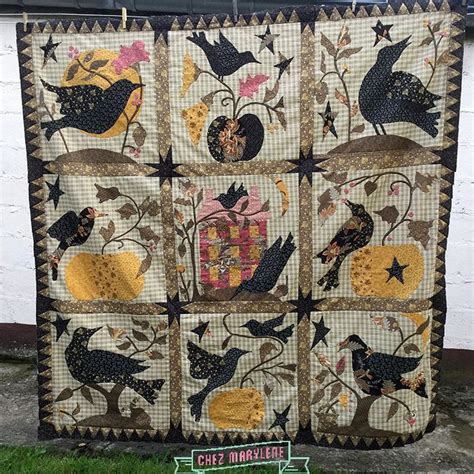 Blackbird Designs - Atelier Patchwork & Point Compté | Raven quilt, Applique quilts, Blackbird ...