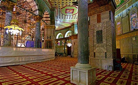 Interior of The Dome of the Rock - IslamicLandmarks.com