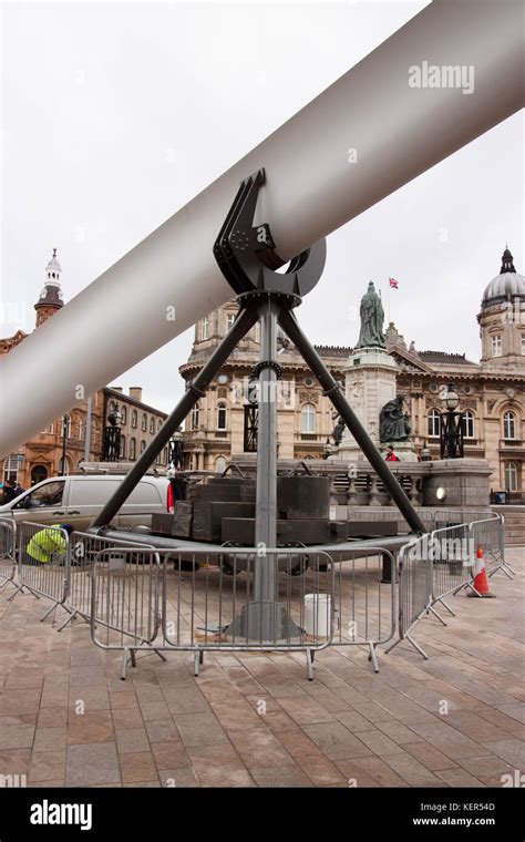 Blade, Hull public art installation of Siemens wind turbine blade in ...