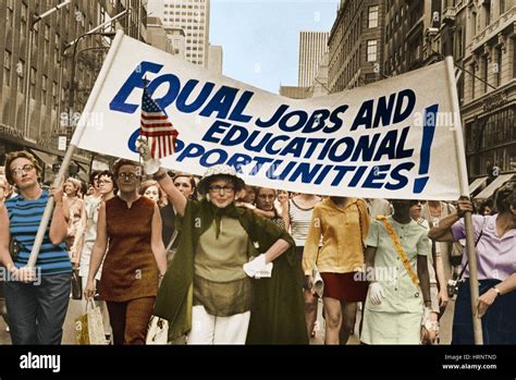 Women's rights movement 60s hi-res stock photography and images - Alamy