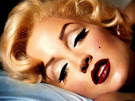 Classic Makeup Looks: 10 Must-Know Timeless Styles - Lh Mag