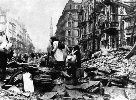 Rare photos from the Warsaw Uprising of 1944 - Rare Historical Photos