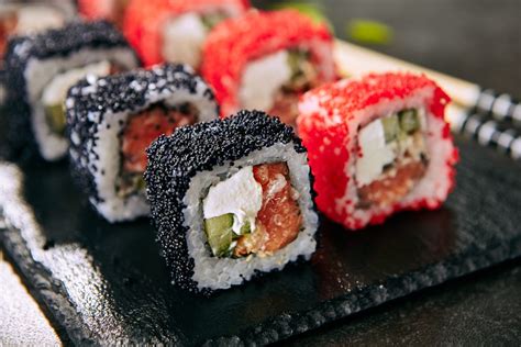 What Is Tobiko: All About This Sushi Ingredient - Recipes.net