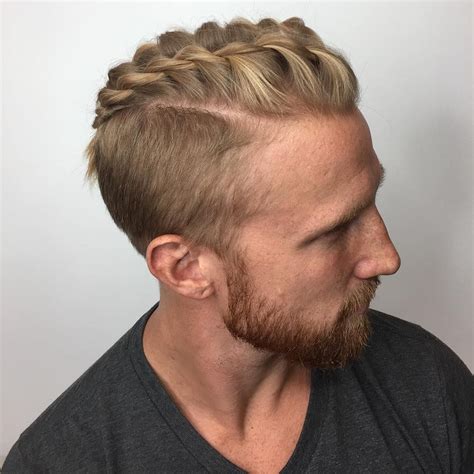 Move Over, Man Buns: Man Braids Are Taking Over Instagram | Rambut pria, Rambut, Cocok