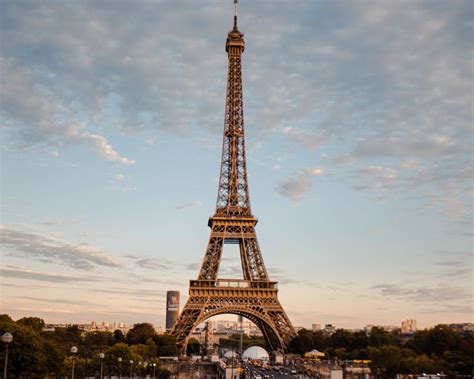 The 9 Best Eiffel Tower Photo Spots To View The Eiffel Tower - Dana Berez