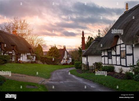 Thatched cottages at Boat Lane, Welford on Avon, Stratford upon Avon, Warwickshire, England ...