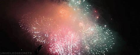 60 Amazing Fireworks Animated Gif