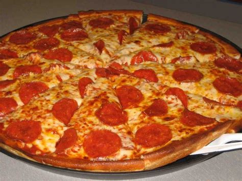 Pepperoni pizza, Chuck e cheese, Pepperoni