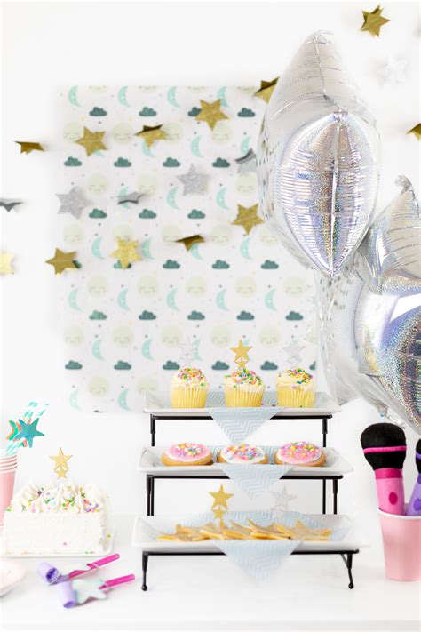 Star Party Ideas Inspired by Moon and Me | Cutefetti