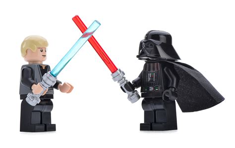 Lego Darth Vader vs Luke Skywalker – Jeannel King