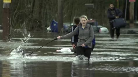 Neighborhoods in Wayne, NJ surrounded by water – NBC New York