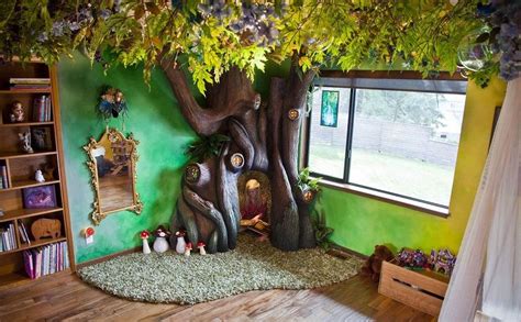 Daddy Spends 18 Months to Create an Incredible Fairy Tree in His Daughter’s Bedroom