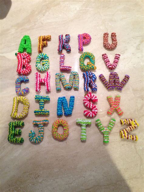 Alphabet letter A to Z Rainbowloom @ craftingfantastic | Loom band patterns, Rainbow loom, Loom ...