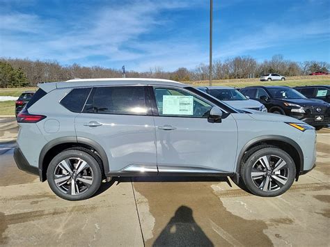 New 2023 Nissan Rogue SL Crossover in Jefferson City #PC752177 | Nissan of Jefferson City