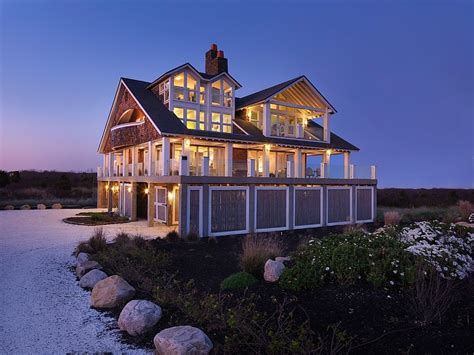 Rhode Island Cottage by Burgin Lambert Architects | HomeAdore