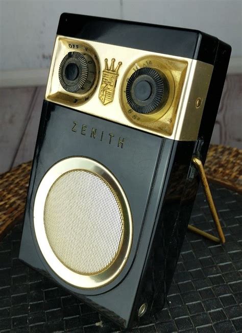 STUMPTOWNBLOGGER: MAGNIFICENT TRANSISTOR RADIO