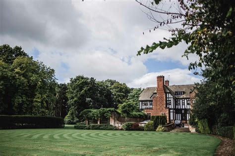 Frequently Asked Questions | Manor House Hotel in Cheshire - Inglewood Manor