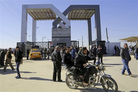 In humanitarian gesture, Egypt keeps Rafah crossing open through Ramadan - CSMonitor.com