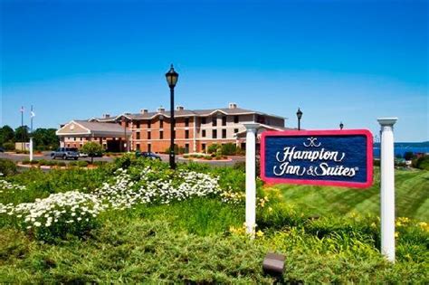 Hampton Inn & Suites Petoskey (MI) - Hotel Reviews - TripAdvisor