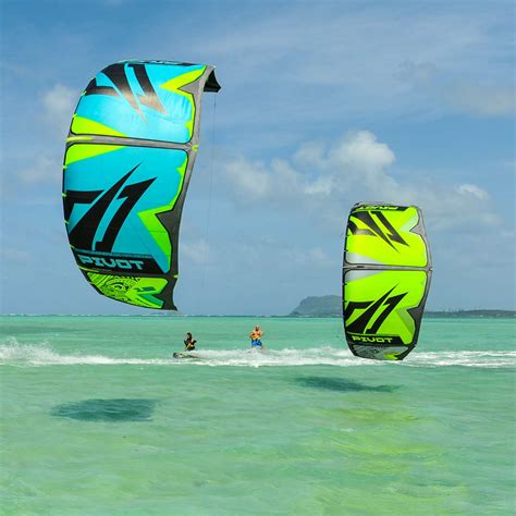 Naish Pivot Kitesurfing Kite 2015 | King of Watersports