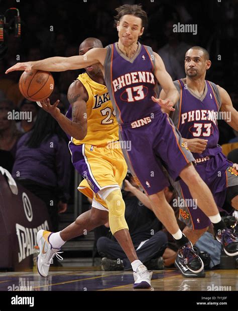 Kobe bryant 2010 finals hi-res stock photography and images - Alamy