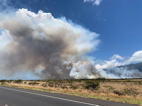 Thousands in Maui evacuated after brush fire rages in Hawaii | MPR News