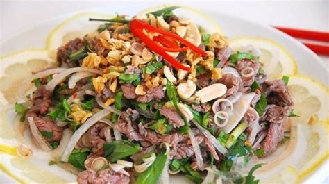 Bò tái chanh (Rare beef in lime sauce) recipe | Asian recipes, Beef recipes, Vietnamese recipes