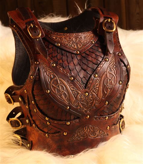 https://www.larp-fashion.de/larp/black-raven-armoury/lederruestungen/16163/larp-lederruestung ...