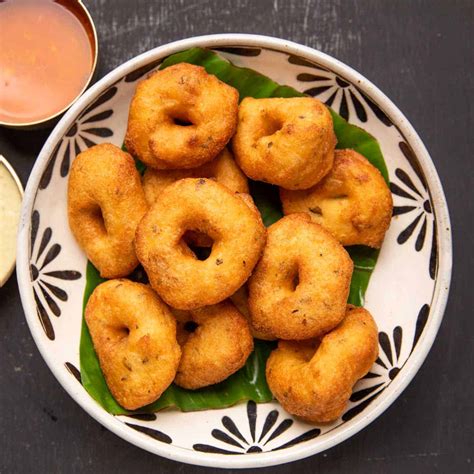 Vadai Recipe: How To Make Crispy South Indian Fritters