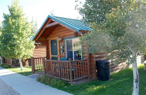 Artwife Needs a Life: Bryce Country Cabins in Tropic, Utah