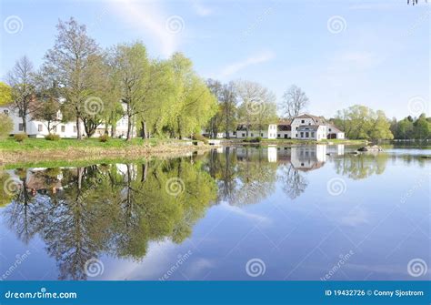 Lakeside cottages stock photo. Image of cottage, cottages - 19432726