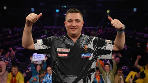 Premier League Darts: Wayne Mardle can't believe Chris Dobey wasn't ...