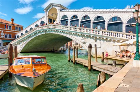 Grand Canal and the Rialto Bridge In Venice jigsaw puzzle in Bridges puzzles on TheJigsawPuzzles.com