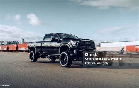 Black Gmc Sierra Denali Stock Photo - Download Image Now - Pick-up ...