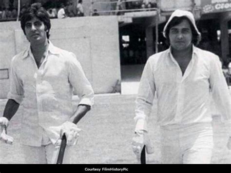 Viral: Amitabh Bachchan, Vinod Khanna Wear Cricket Whites In Old Pic