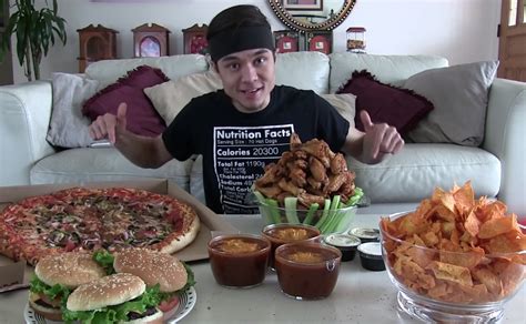 10 Insane Eating Challenges Completed By Competitive Eater Matt Stonie - Oddee