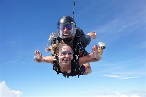 Tandem Skydiving Raleigh NC | Skydive Paraclete XP