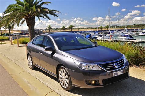 Renault Latitude Review | CarAdvice