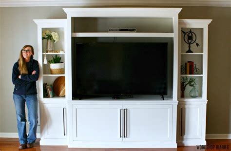 How to Build a DIY Entertainment Center--{With Storage and Shelves!}