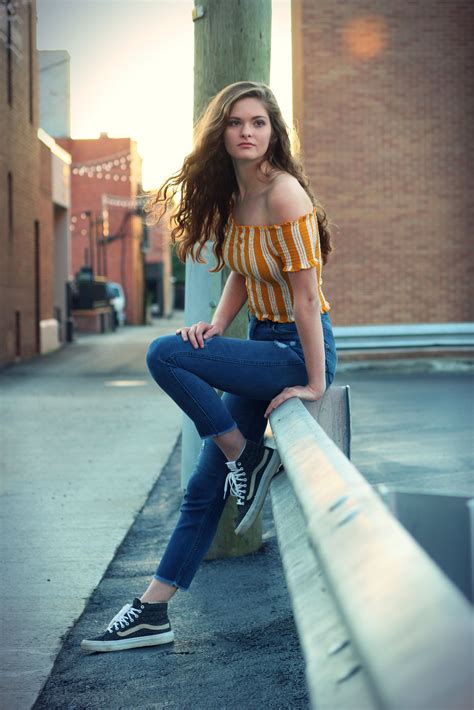 Senior picture/model pose. street style, downtown, guardrail, sunset. Photo credit… | Street ...