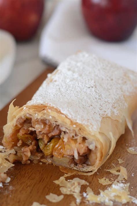 Easy Apple Strudel (With Phyllo Dough) - Amira's Pantry