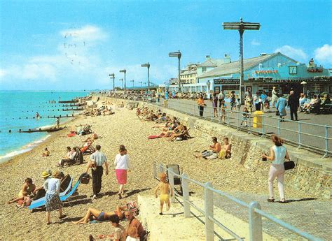 Bognor Regis - Beach. And a Scandal | A view of the beach an… | Flickr