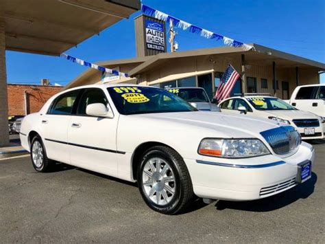 ** 2011 LINCOLN TOWN CAR ** LEATHER LOADED for sale in Anderson, CA / classiccarsbay.com