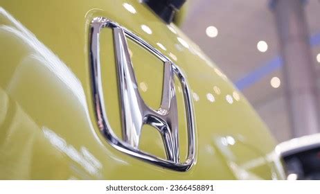 117 Capot Honda Logo Images, Stock Photos, 3D objects, & Vectors | Shutterstock