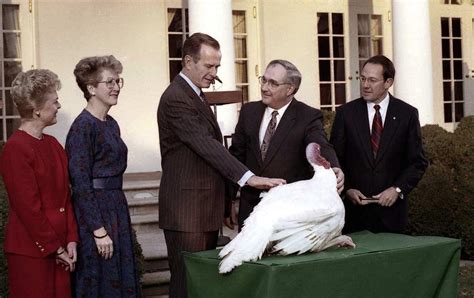 What's the Pardoning the Turkey, and which President started the tradition? - Cultura Colectiva